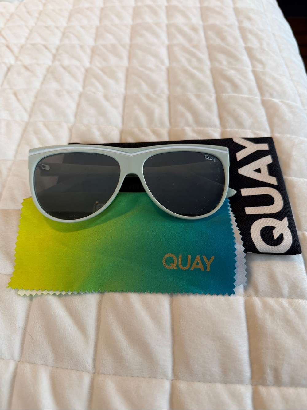 Quay Baby Blue Hollywood Nights Frame Sunglasses with Gradient Microfiber Cloth